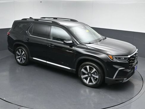 Used 2025 Honda Pilot Touring image 45