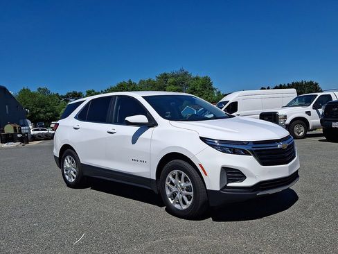 Used 2024 Chevrolet Equinox LT AWD/4WD image 1