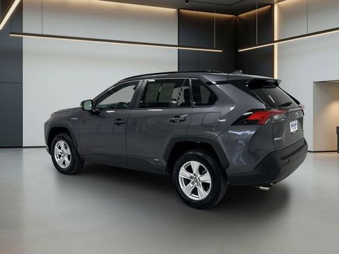 Used 2021 Toyota RAV4 XLE AWD/4WD image 3