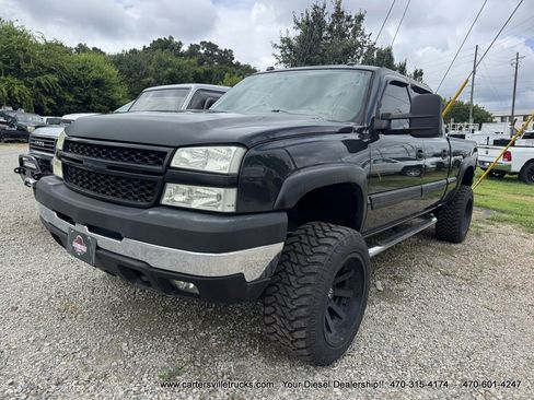 Used 2005 Chevrolet Silverado 2500 LT w/ Heavy-Duty Power Package AWD/4WD image 2