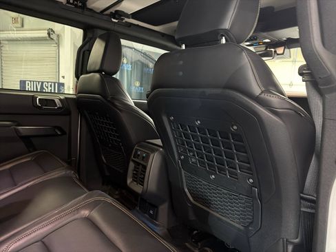 Used 2025 Ford Bronco Badlands image 25