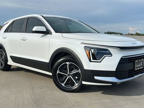 Used 2026 Kia Niro LX FWD image 5