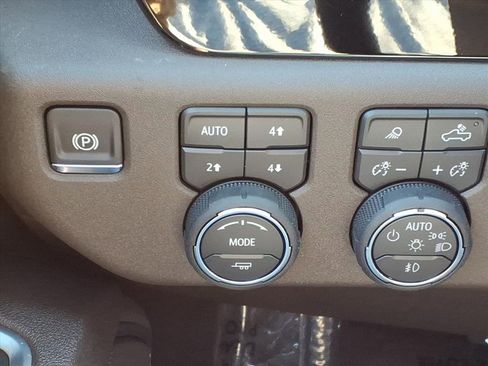 New 2026 Chevrolet Silverado 1500 LTZ w/ Z71 Off-Road Package image 17