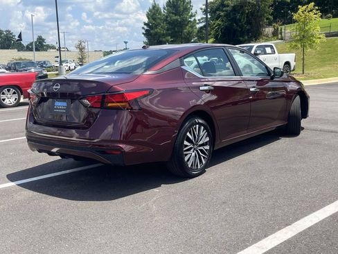 Used 2025 Nissan Altima 2.5 SV FWD image 3