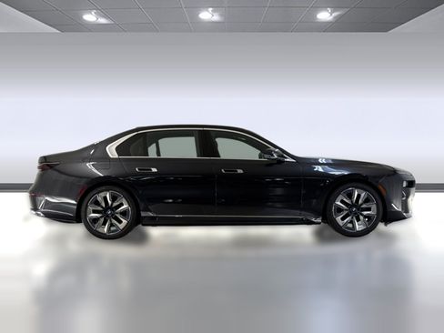 Used 2026 BMW i7 xDrive60 RWD image 7