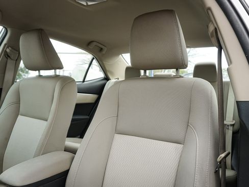 Used 2015 Toyota Corolla LE image 16