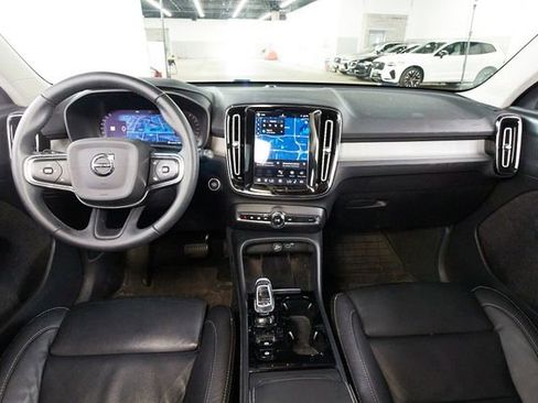 Used 2023 Volvo XC40 B5 Plus w/ Driver Assist Package AWD/4WD image 6