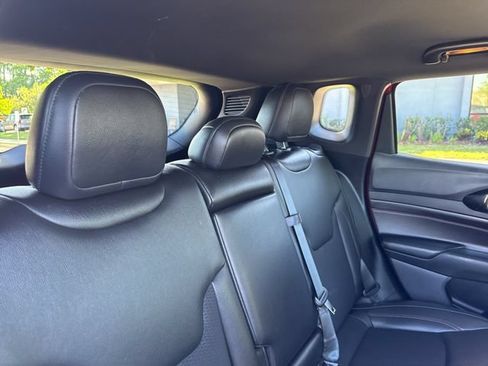 Used 2025 Jeep Compass Trailhawk AWD/4WD image 15