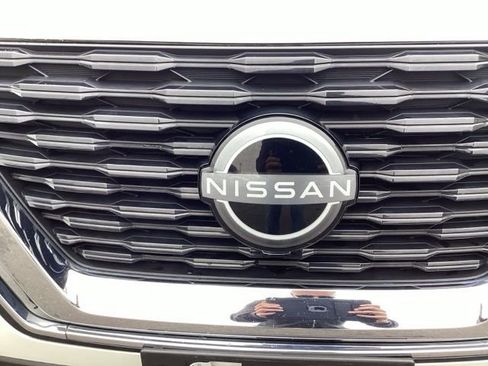 Used 2023 Nissan Rogue SV w/ SV Premium B Package image 29