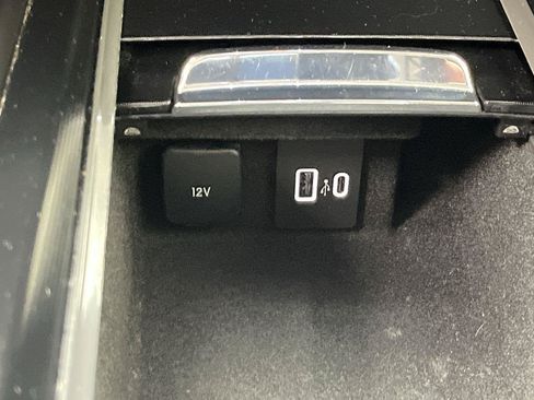 Used 2023 Lincoln Corsair AWD w/ Towing Package image 24