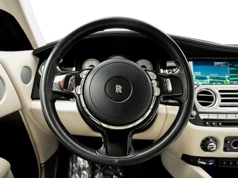 Used 2017 Rolls-Royce Wraith RWD image 4
