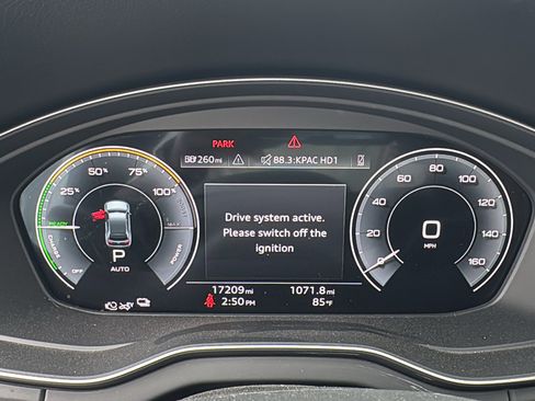 Used 2025 Audi Q5 e Premium AWD/4WD image 21
