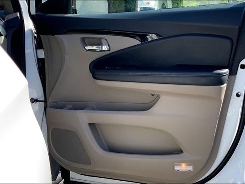 Used 2021 Honda Pilot Elite image 24