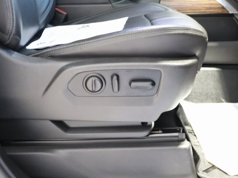 Used 2019 Chevrolet Silverado 1500 High Country w/ High Country Premium Package image 40