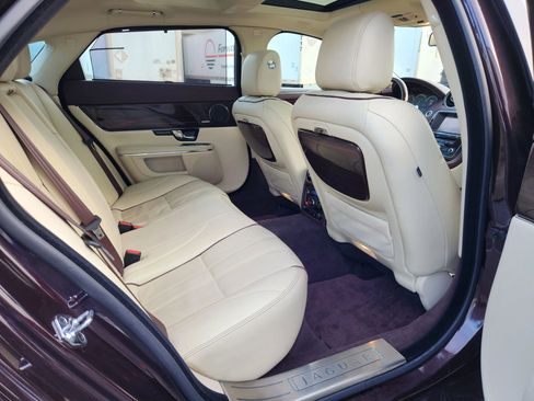 Used 2011 Jaguar XJ L Supersport image 23