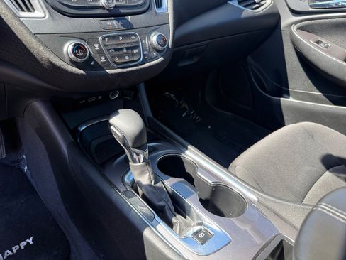 Used 2022 Chevrolet Malibu LT image 13