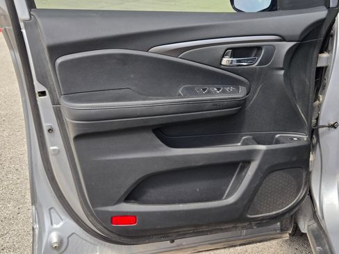 Used 2019 Honda Ridgeline Sport image 10