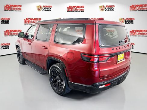 Used 2022 Jeep Wagoneer Series I AWD/4WD image 2