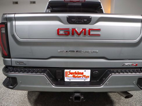 Used 2025 GMC Sierra 2500 AT4 w/ AT4 Premium Plus Package AWD/4WD image 8