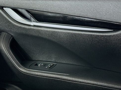 Used 2023 Maserati Levante Modena image 16