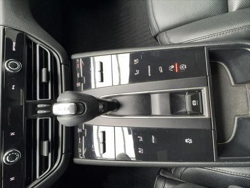 Used 2024 Porsche Macan Turbo AWD/4WD image 41
