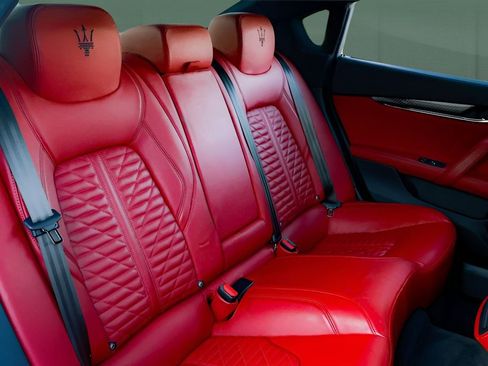 Used 2022 Maserati Quattroporte Modena RWD image 21