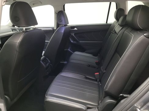 Used 2024 Volkswagen Tiguan SE FWD image 18