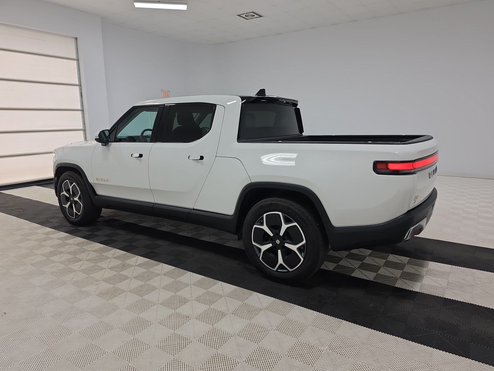 Used 2023 Rivian R1T Adventure Quad AWD/4WD image 3