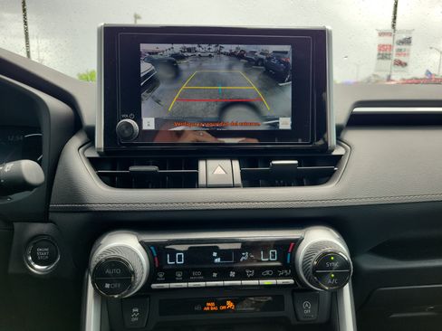 Used 2024 Toyota RAV4 XLE FWD image 27