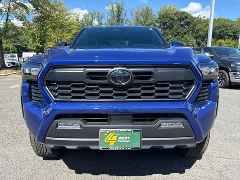 Used 2025 Toyota Tacoma TRD Off-Road AWD/4WD image 2