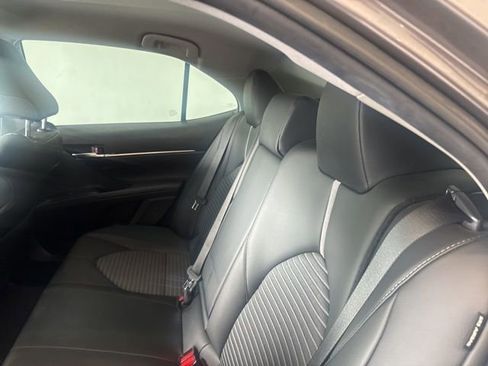 Used 2022 Toyota Camry SE FWD image 18