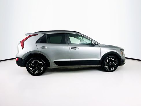 Used 2023 Kia Niro Wind w/ Wind Preserve Package FWD image 10