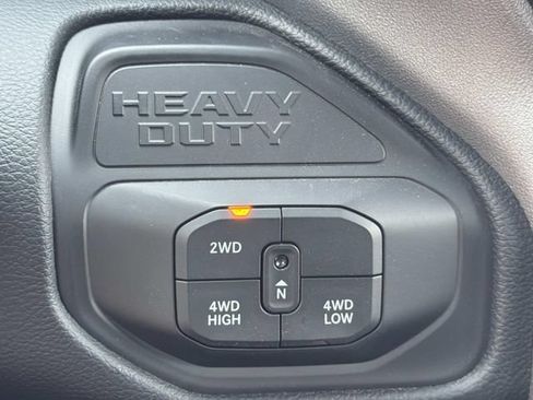 New 2026 RAM 2500 Laramie AWD/4WD image 31