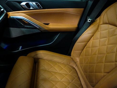 Used 2024 BMW X6 xDrive40i w/ Executive Package image 32