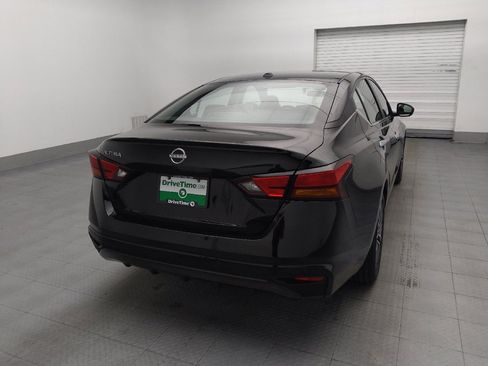 Used 2025 Nissan Altima 2.5 SV FWD image 7