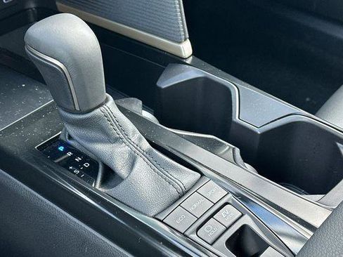 Used 2025 Toyota Camry SE w/ Convenience Package image 45