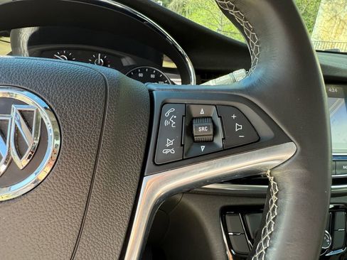 Used 2019 Buick Encore Sport Touring AWD/4WD image 22