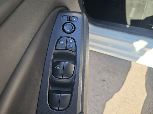 Used 2025 Nissan Altima 2.5 SV FWD image 11