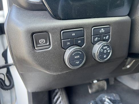 Used 2024 Chevrolet Silverado 2500 LT image 18