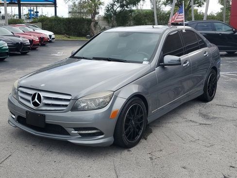 Used 2011 Mercedes-Benz C 300 4MATIC Sedan image 3
