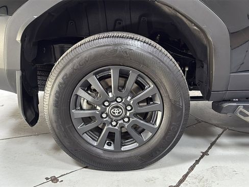 Used 2024 Toyota Land Cruiser image 22