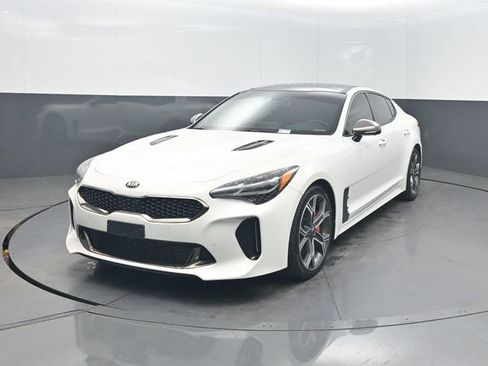Used 2020 Kia Stinger GT2 image 1