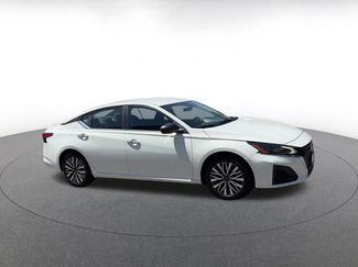 Used 2025 Nissan Altima 2.5 SV FWD video 2