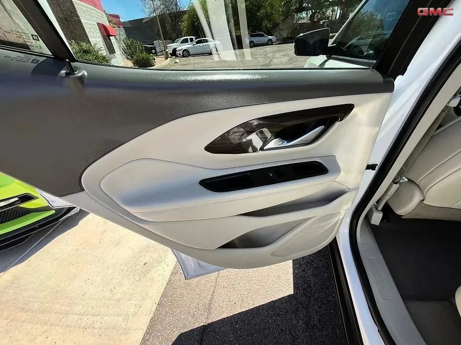 Used 2019 GMC Terrain Denali w/ Driver Alert Package II FWD image 12