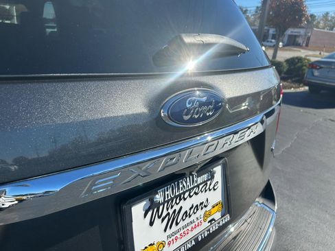 Used 2018 Ford Explorer Limited image 32