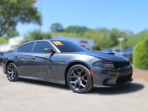 Used 2019 Dodge Charger R/T RWD image 3