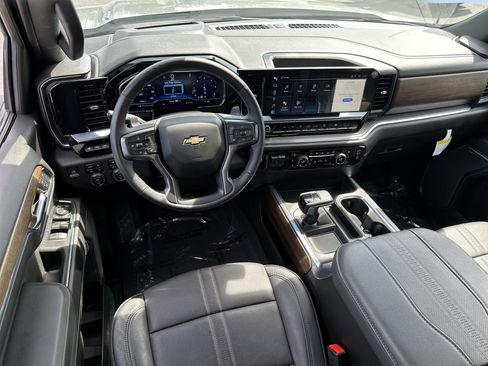 Certified 2024 Chevrolet Silverado 1500 High Country w/ Technology Package image 9