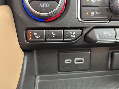 Used 2024 Chevrolet Tahoe Premier image 25