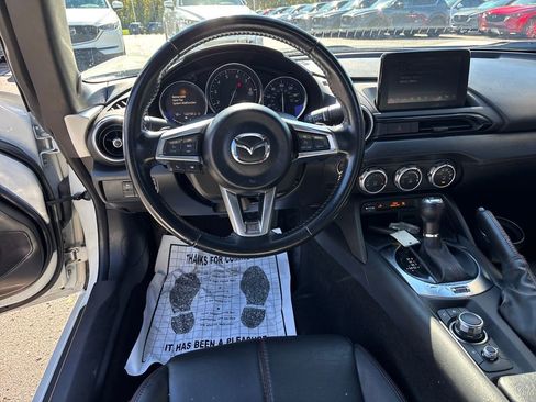 Used 2019 MAZDA MX-5 Miata RF Grand Touring w/ Appearance Package image 12