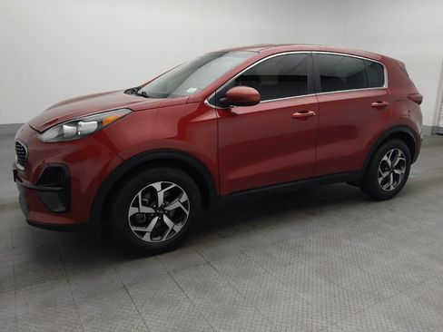 Used 2020 Kia Sportage LX image 2